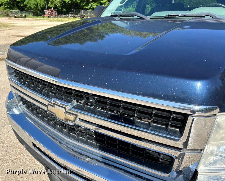 image for item EK4615 2009 Chevrolet Silverado 3500HD LS Crew Cab pickup truck