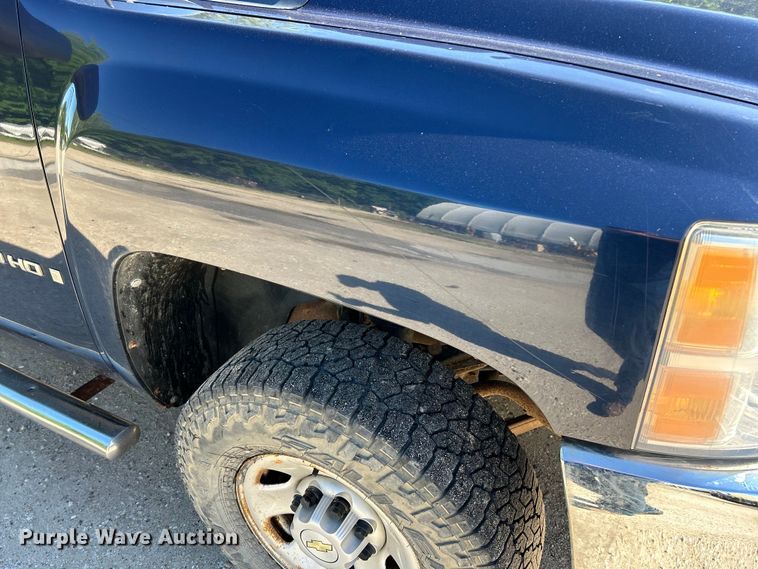 image for item EK4615 2009 Chevrolet Silverado 3500HD LS Crew Cab pickup truck