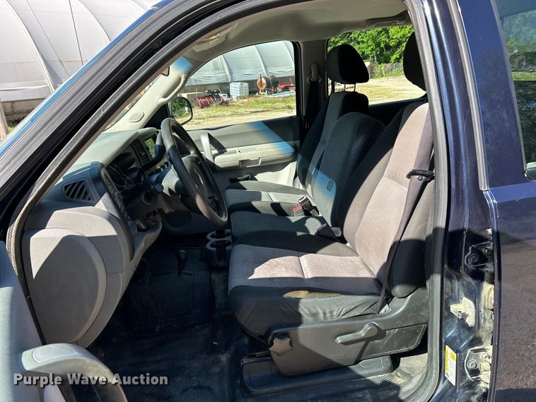 image for item EK4615 2009 Chevrolet Silverado 3500HD LS Crew Cab pickup truck