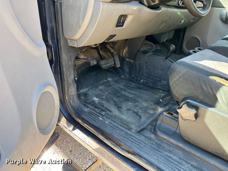 image for item EK4615 2009 Chevrolet Silverado 3500HD LS Crew Cab pickup truck