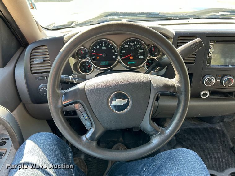 image for item EK4615 2009 Chevrolet Silverado 3500HD LS Crew Cab pickup truck