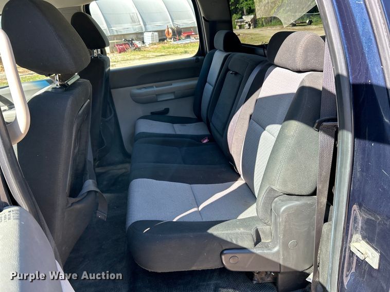 image for item EK4615 2009 Chevrolet Silverado 3500HD LS Crew Cab pickup truck