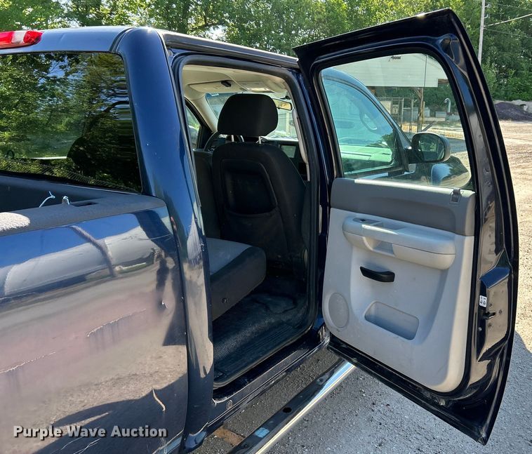 image for item EK4615 2009 Chevrolet Silverado 3500HD LS Crew Cab pickup truck