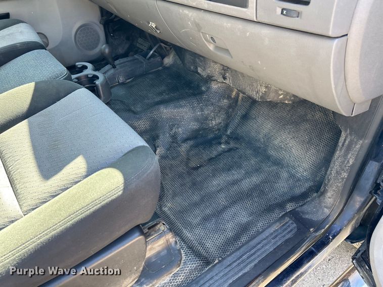 image for item EK4615 2009 Chevrolet Silverado 3500HD LS Crew Cab pickup truck