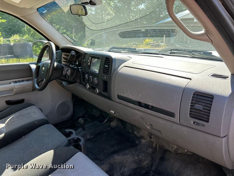 image for item EK4615 2009 Chevrolet Silverado 3500HD LS Crew Cab pickup truck