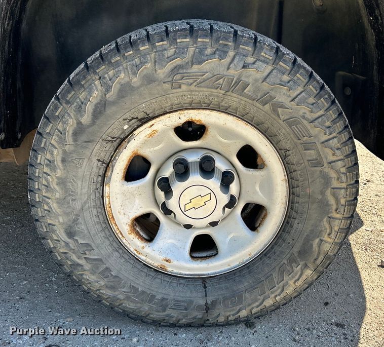 image for item EK4615 2009 Chevrolet Silverado 3500HD LS Crew Cab pickup truck