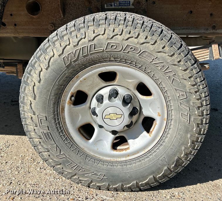 image for item EK4615 2009 Chevrolet Silverado 3500HD LS Crew Cab pickup truck