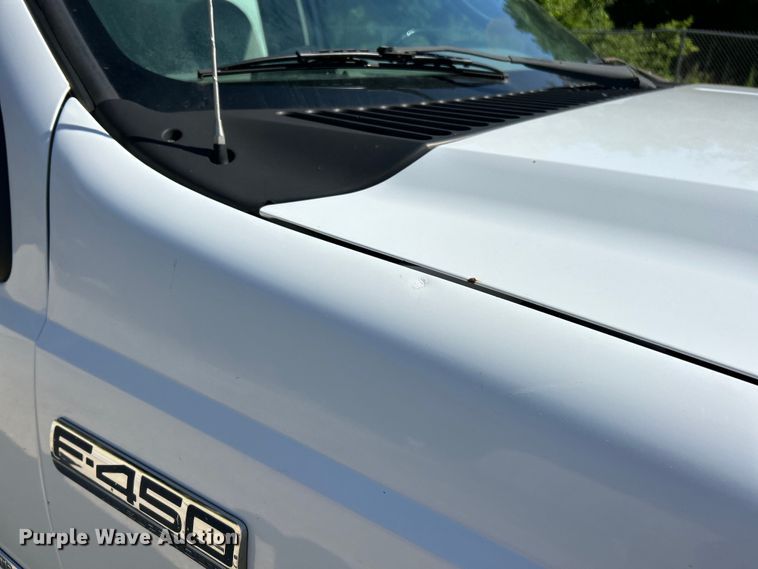 image for item EK4616 2005 Ford F450 Super Duty XL utility / service truck