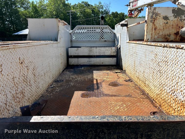 image for item EK4616 2005 Ford F450 Super Duty XL utility / service truck