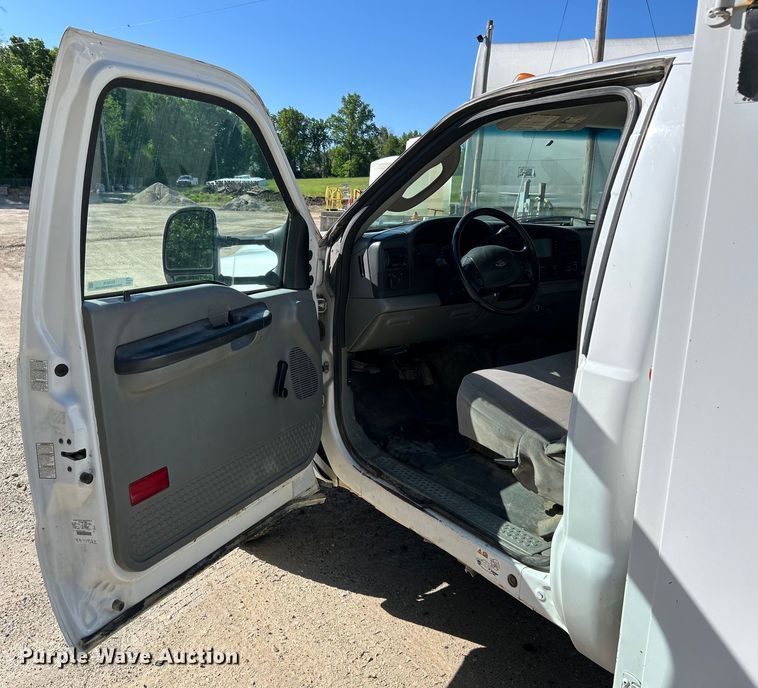 image for item EK4616 2005 Ford F450 Super Duty XL utility / service truck