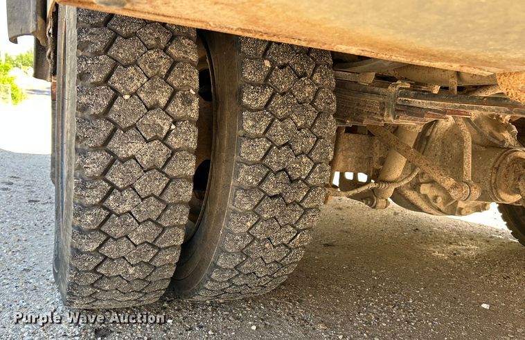 image for item EK4616 2005 Ford F450 Super Duty XL utility / service truck