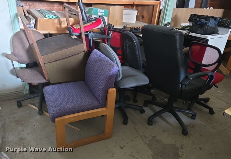 image for item EK5903 Approximately 19 chairs