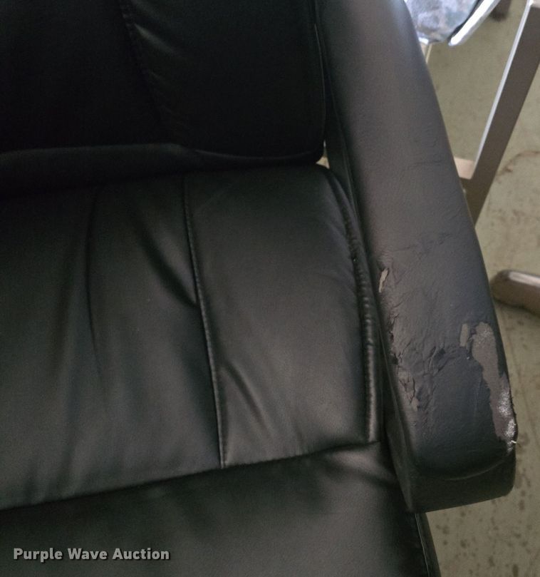 image for item EK5903 Approximately 19 chairs