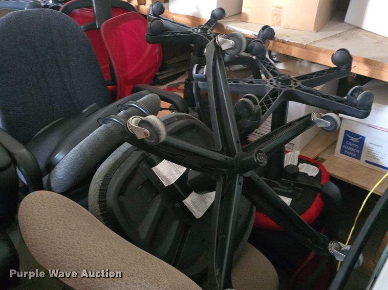 image for item EK5903 Approximately 19 chairs