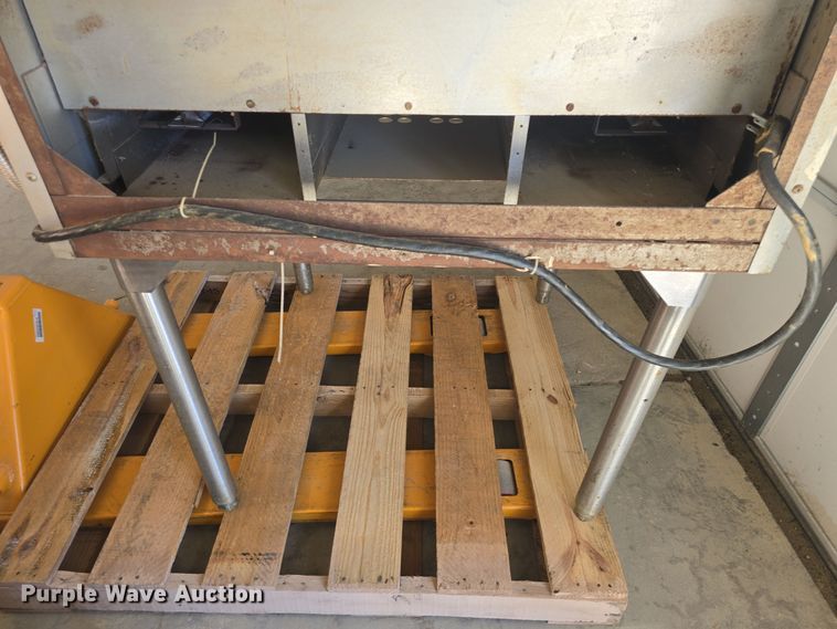 image for item EK6017 Hobart  oven 