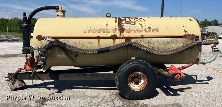 image for item EK8522 Clay Honey Wagon manure spreader