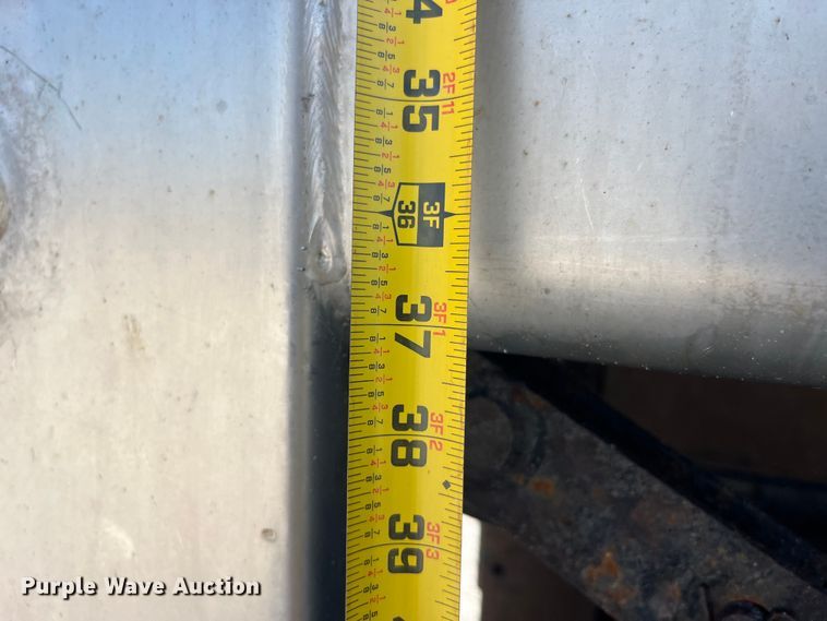 image for item EK8523 2004 International  7400 dump truck