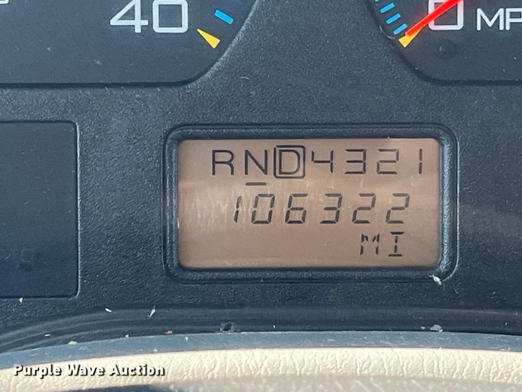 image for item EK8523 2004 International  7400 dump truck