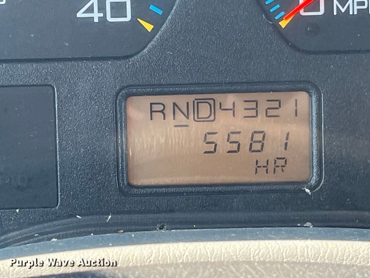 image for item EK8523 2004 International  7400 dump truck