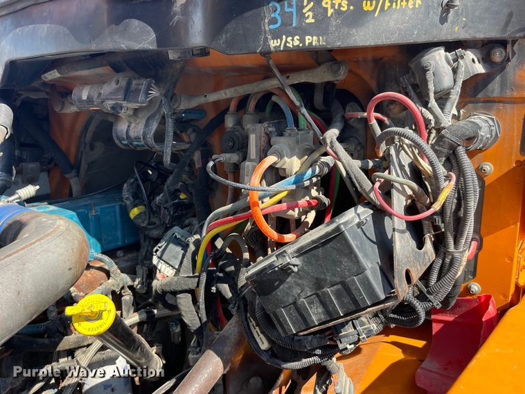 image for item EK8523 2004 International  7400 dump truck