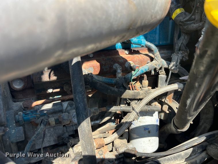 image for item EK8523 2004 International  7400 dump truck