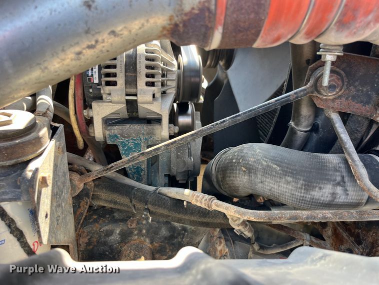 image for item EK8523 2004 International  7400 dump truck