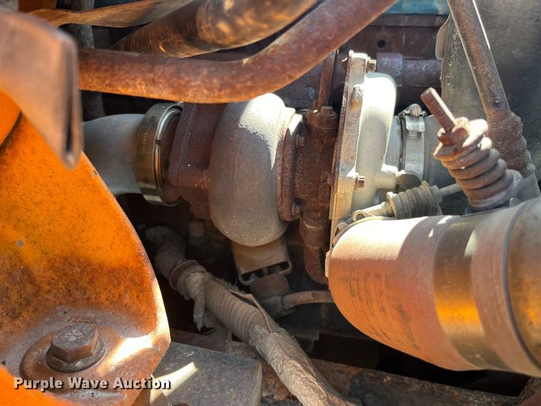 image for item EK8523 2004 International  7400 dump truck