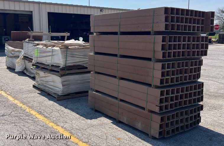 image for item EK8525 Veranda vinyl fencing