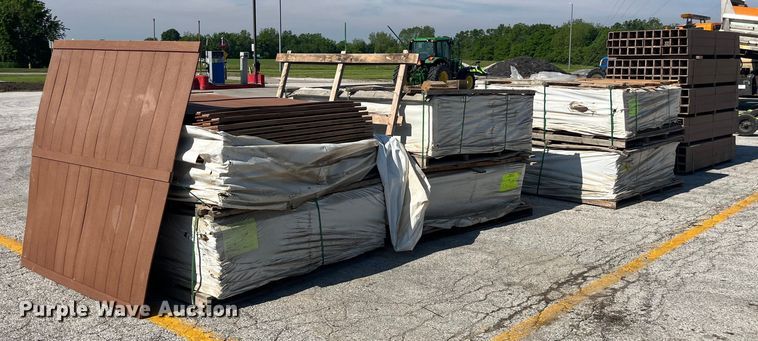 image for item EK8525 Veranda vinyl fencing