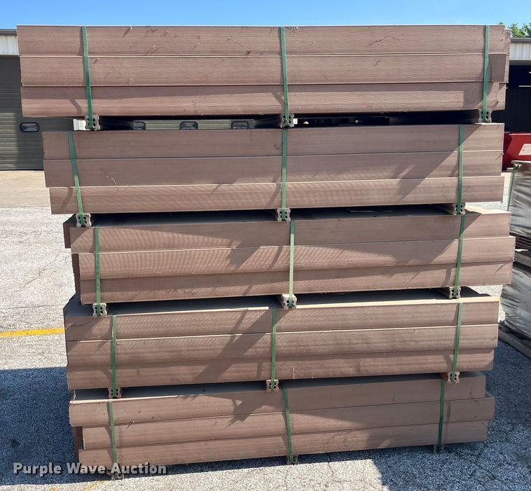 image for item EK8525 Veranda vinyl fencing