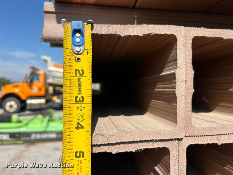 image for item EK8525 Veranda vinyl fencing