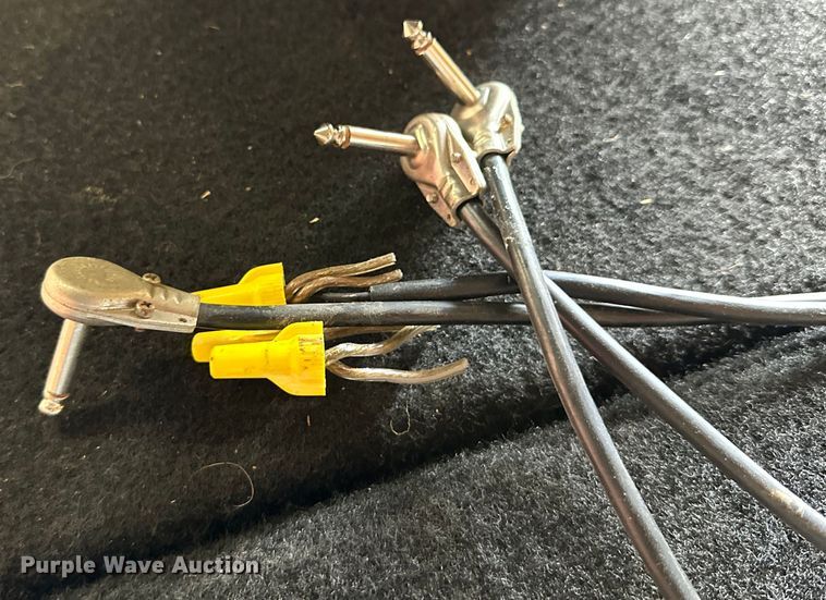 image for item JT9054 (4) Peavey SP-5Ti speakers