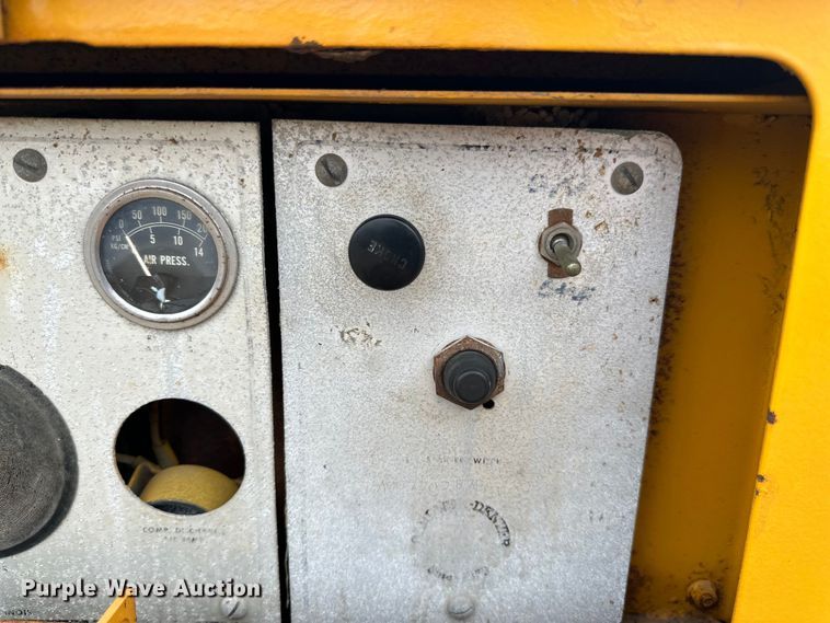 image for item LR9344 Gardner Denver  air compressor