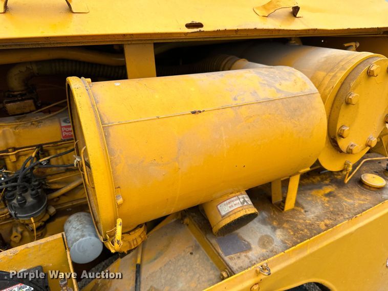 image for item LR9344 Gardner Denver  air compressor