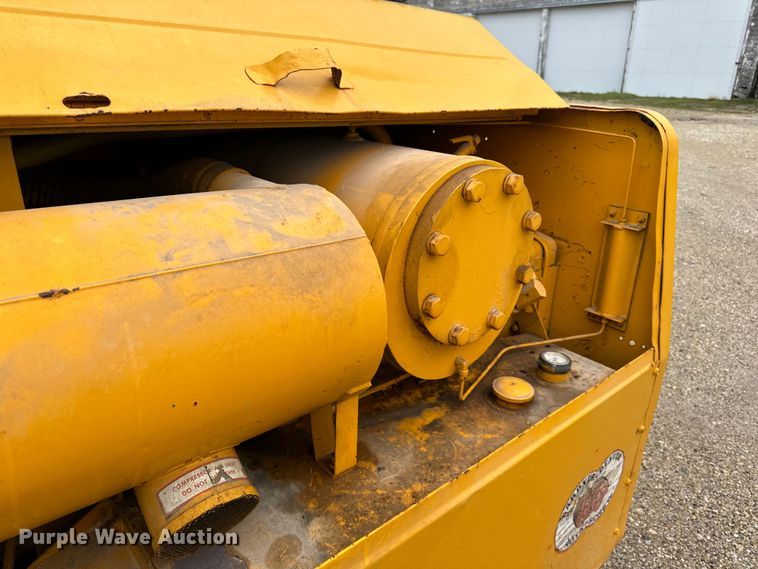 image for item LR9344 Gardner Denver  air compressor