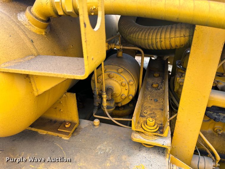 image for item LR9344 Gardner Denver  air compressor