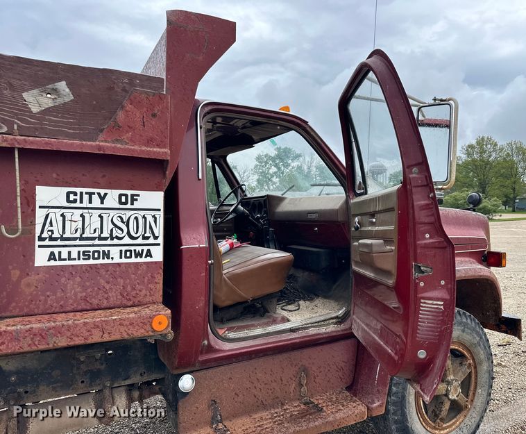 image for item LR9346 1975 Chevrolet  C60 dump truck