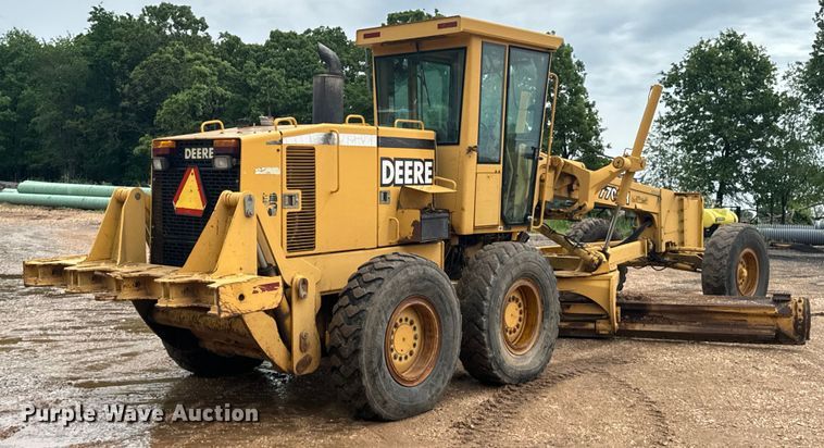 image for item ND9337 1999 John Deere 770CH motor grader