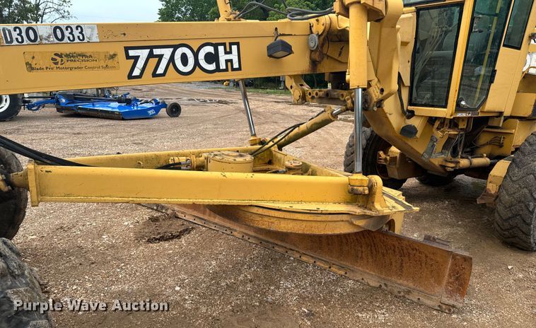 image for item ND9337 1999 John Deere 770CH motor grader