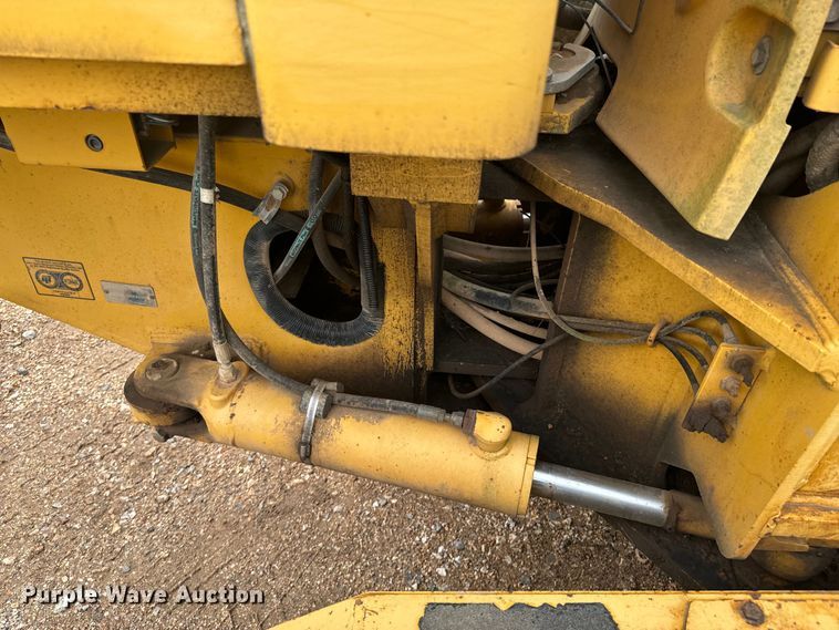 image for item ND9337 1999 John Deere 770CH motor grader