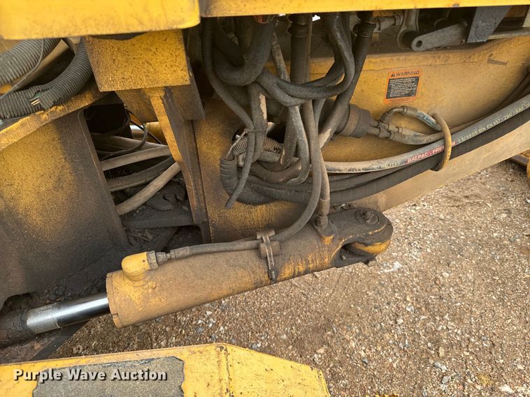 image for item ND9337 1999 John Deere 770CH motor grader