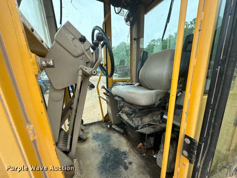 image for item ND9337 1999 John Deere 770CH motor grader