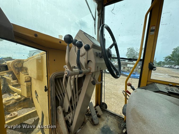 image for item ND9337 1999 John Deere 770CH motor grader