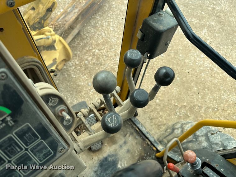 image for item ND9337 1999 John Deere 770CH motor grader