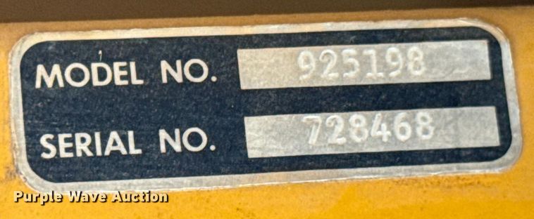 image for item ND9337 1999 John Deere 770CH motor grader