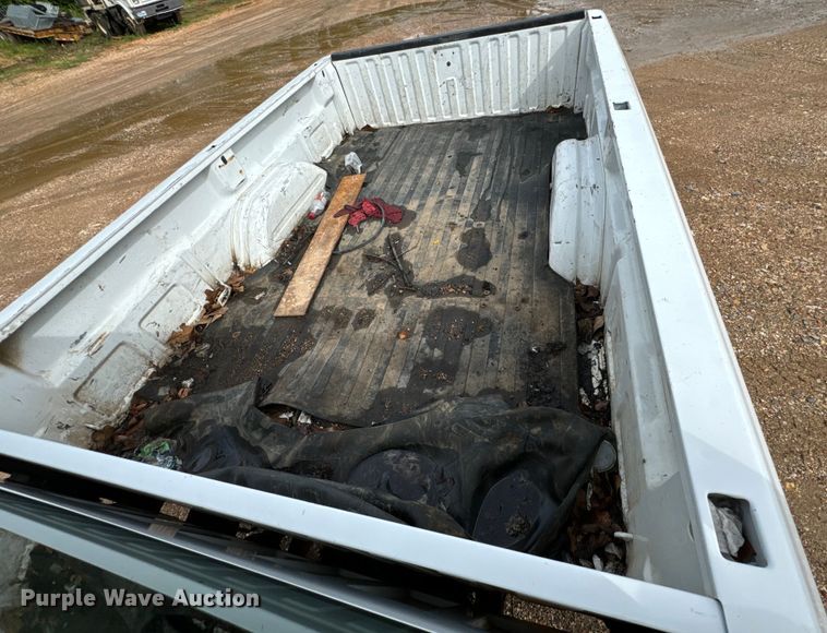 image for item ND9340 2005 Chevrolet Silverado 2500 HD pickup truck