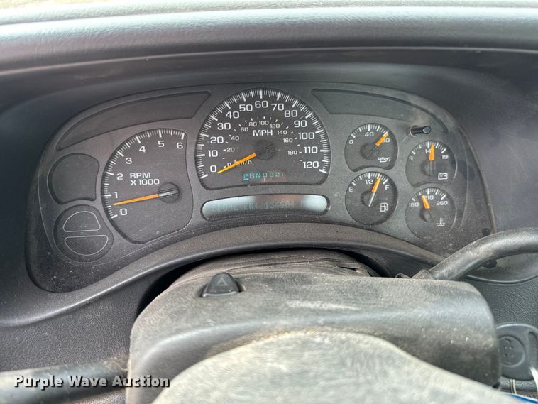 image for item ND9340 2005 Chevrolet Silverado 2500 HD pickup truck