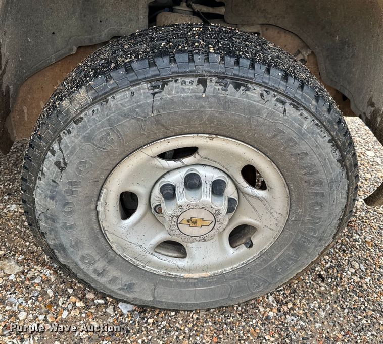 image for item ND9340 2005 Chevrolet Silverado 2500 HD pickup truck