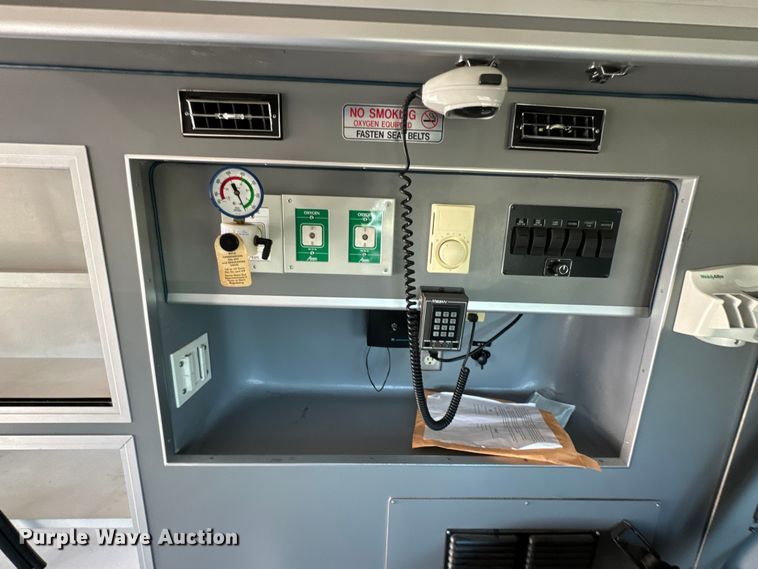 image for item ND9346 2008 Chevrolet Express ambulance