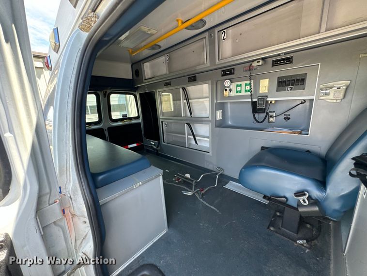 image for item ND9346 2008 Chevrolet Express ambulance